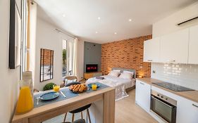 Grand Studio Climatise Tres Proche Monaco